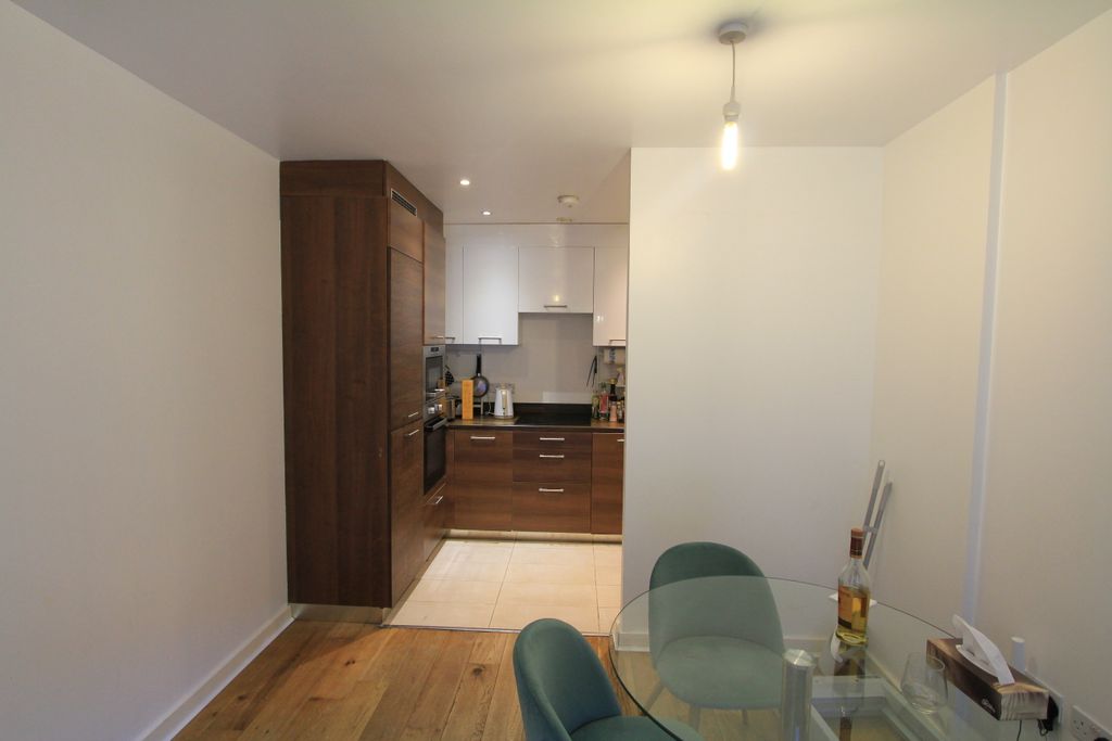 Property photo 1 of 16 2 Bedroom Duplex Flat To Rent