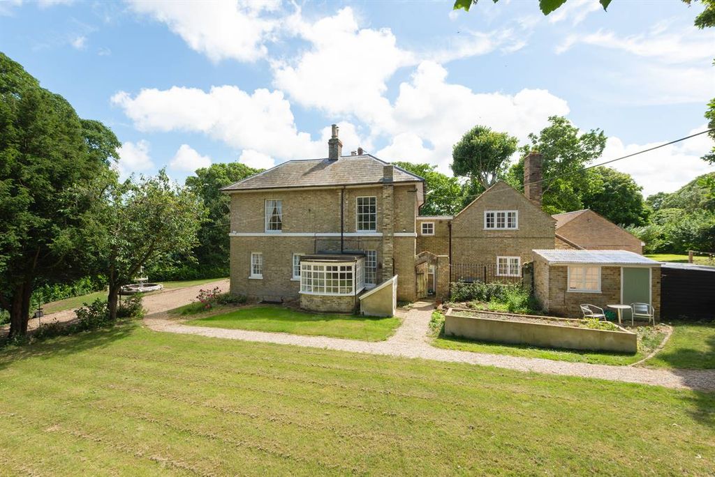 Property photo 2 of 39
