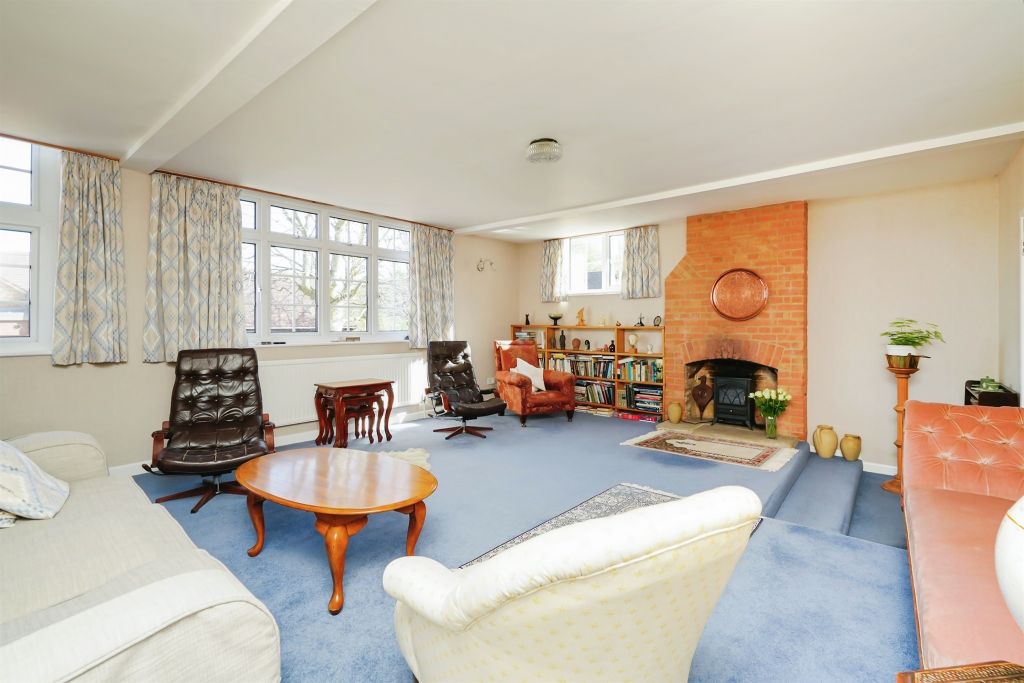 Property photo 2 of 17