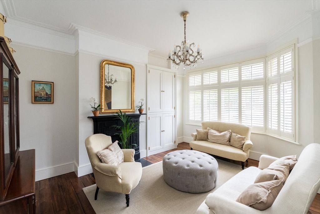 Property photo 3 of 19 Image