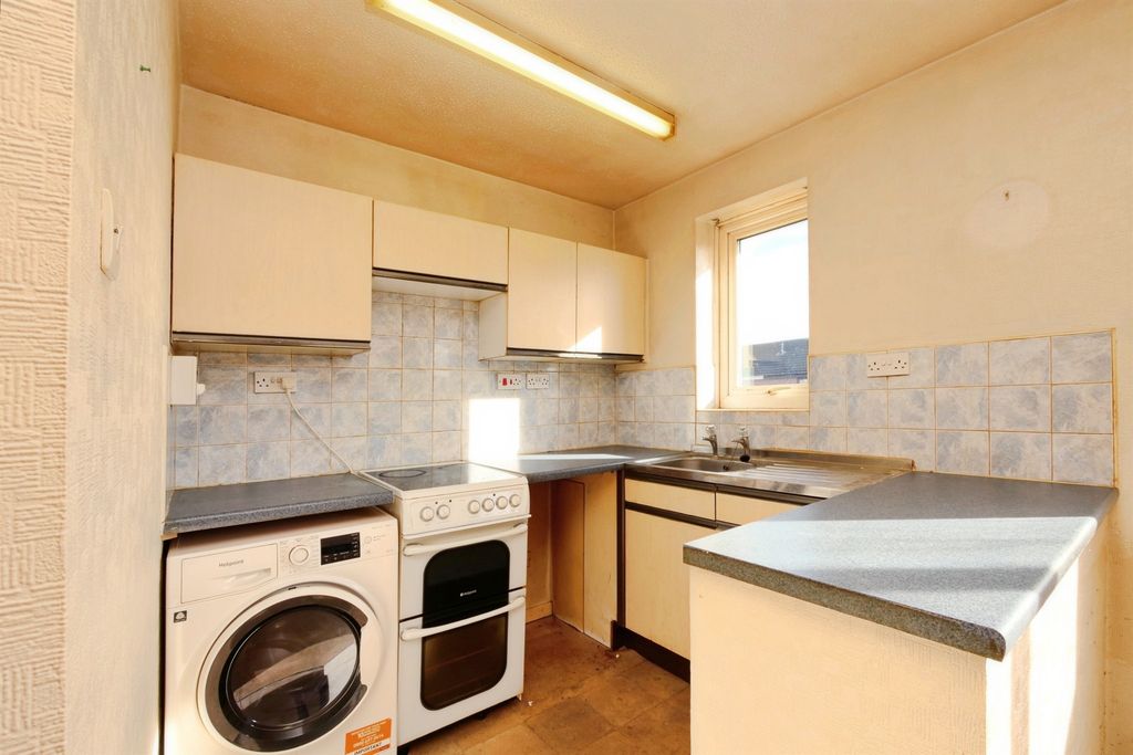 Property photo 3 of 14