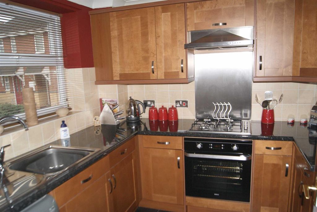 Property photo 2 of 8