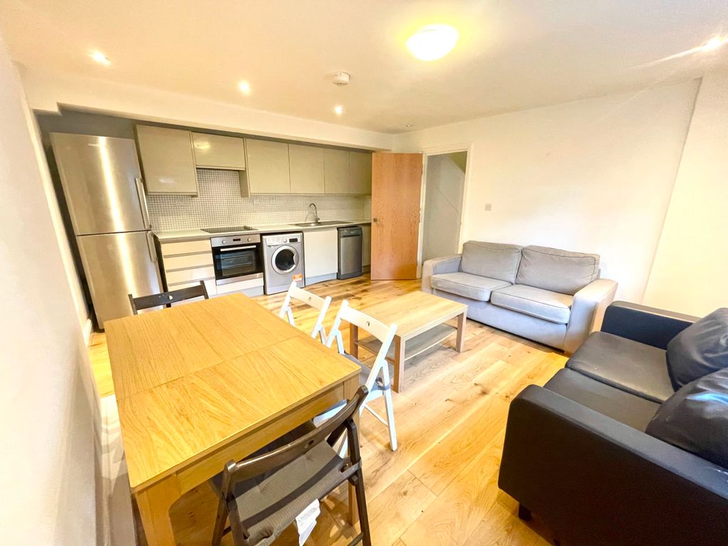 Property photo 3 of 23