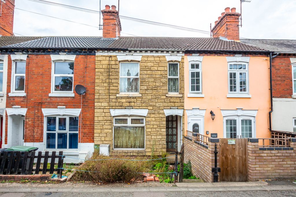 Property photo 1 of 8 Front