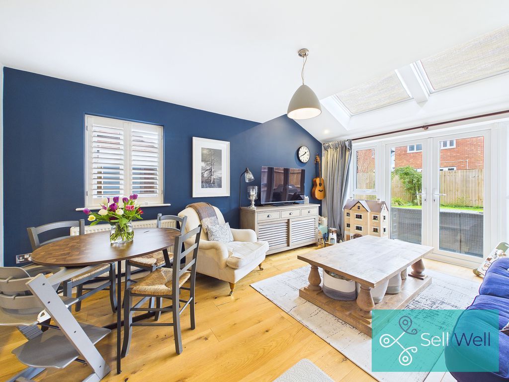 Property photo 3 of 29 Lounge/Dining Area