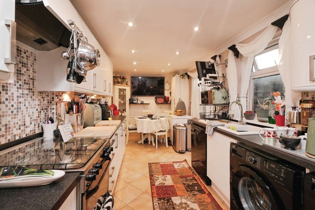 Property photo 3 of 14