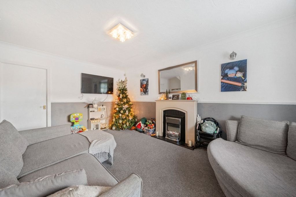 Property photo 3 of 13