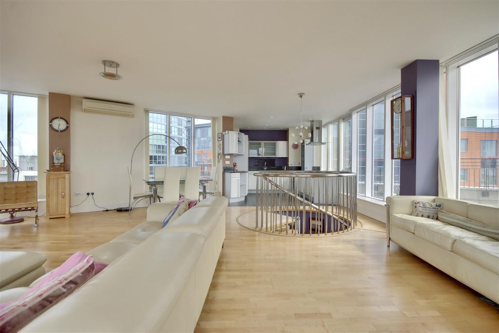 Property photo 3 of 14 E1A5Fe6C-4E0D-44Ea-Aba0-Fdbaeab957C3_1_201_A.Jpeg