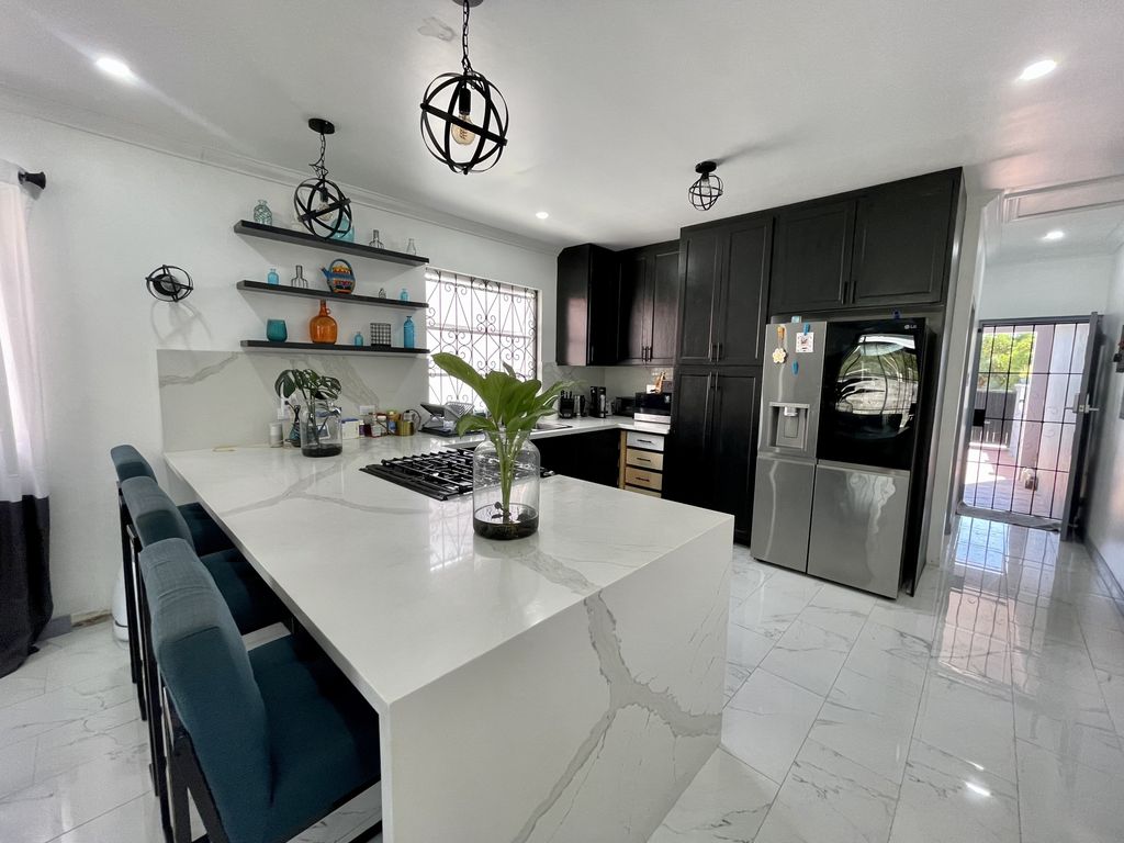 Property photo 3 of 24