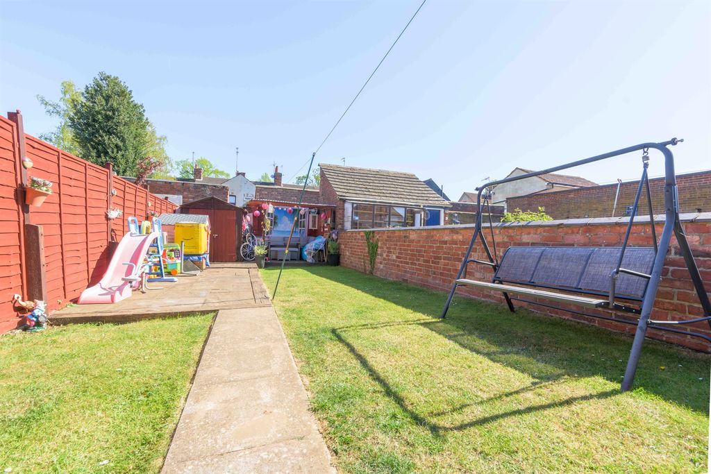 Property photo 2 of 9