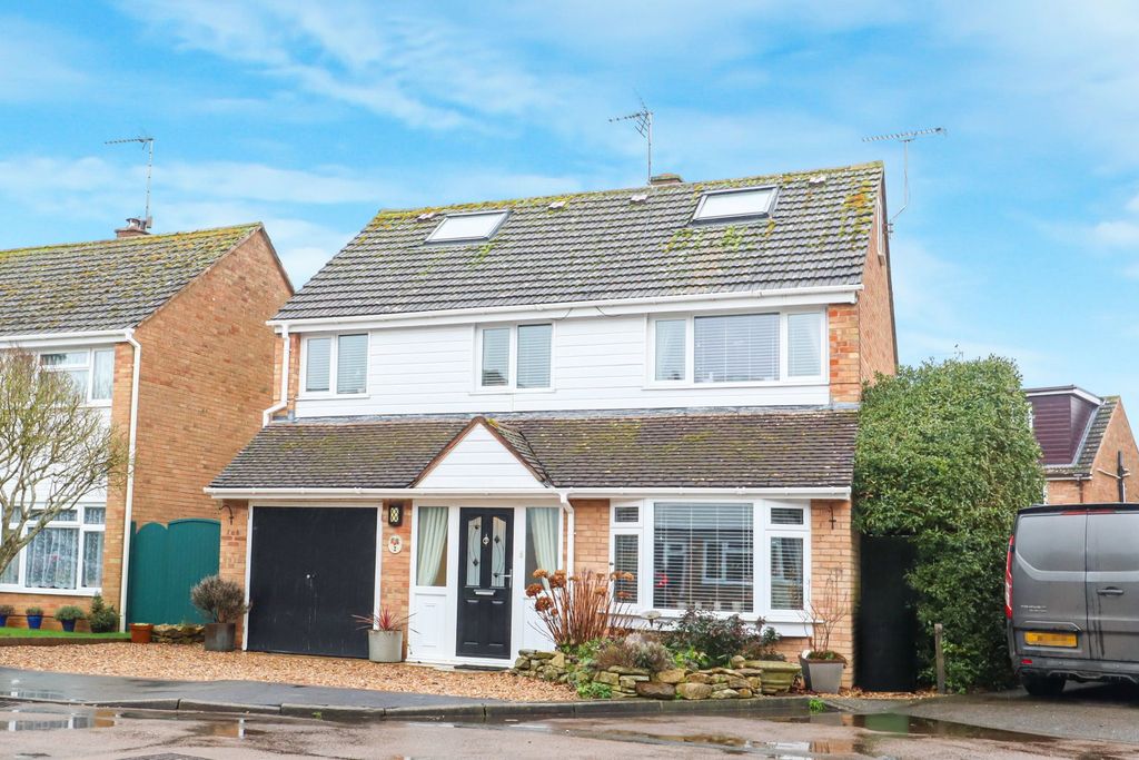 Property photo 1 of 28