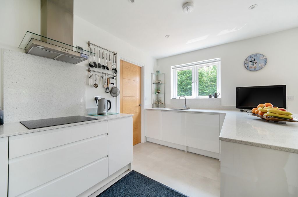 Property photo 3 of 14 1311239-7-68519Bd...