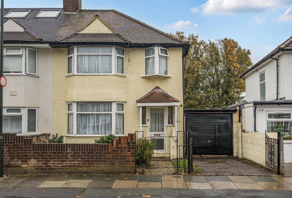 Property photo 1 of 19 1369842-17-69021d...