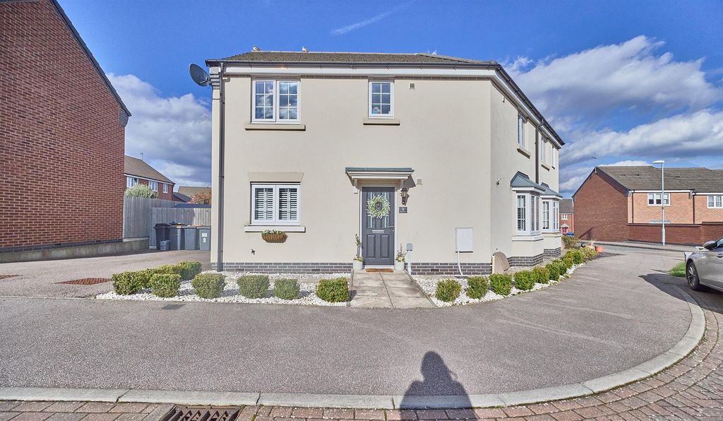 Property photo 1 of 18 Jovian Dr 8.Jpg