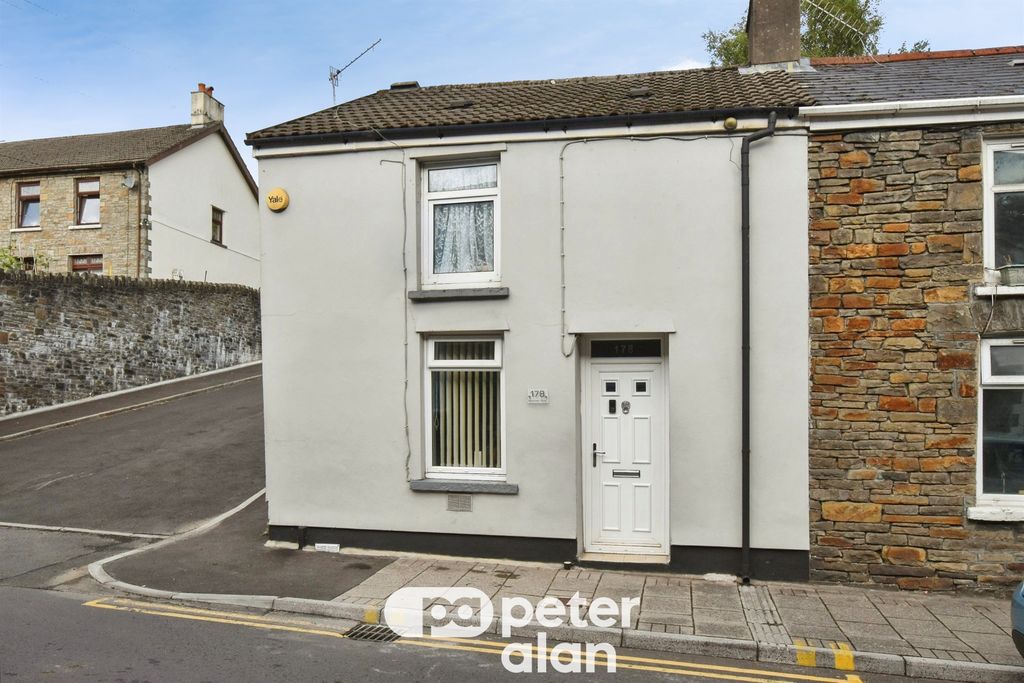 Property photo 2 of 18