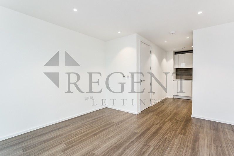 Property photo 2 of 10 Open Plan/Reception