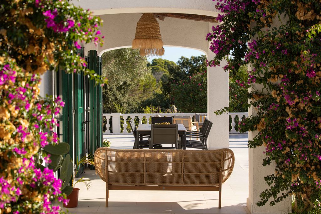 Property photo 3 of 28