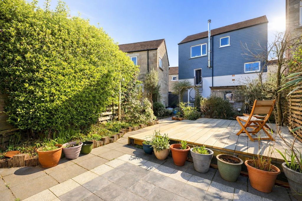 Property photo 1 of 31 External