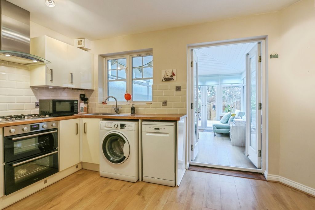 Property photo 3 of 17 Pbox-Img.Jpg