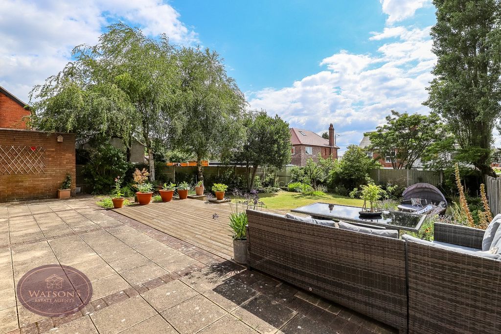 Property photo 2 of 36