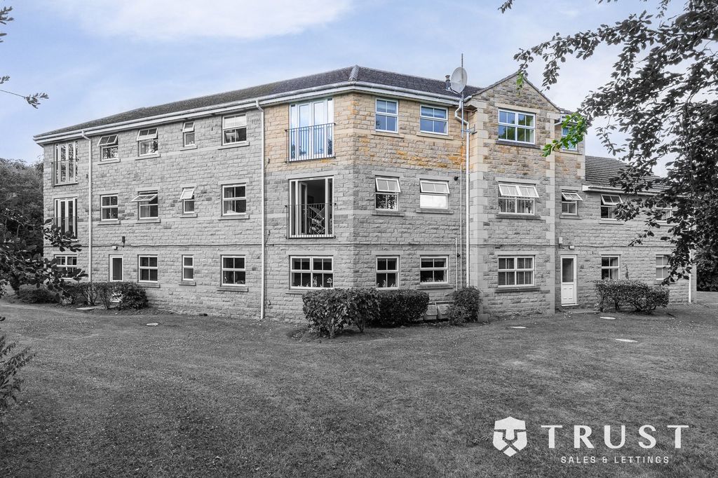 Property photo 2 of 21