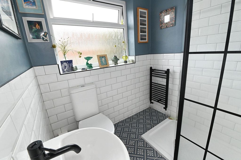 Property photo 3 of 27
