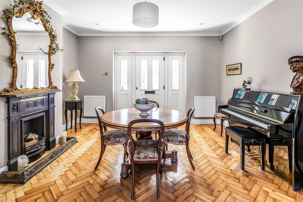 Property photo 3 of 25 75-Highlands-Road-27.Jpg