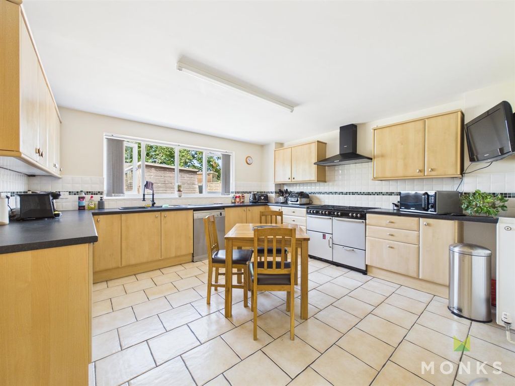 Property photo 3 of 29 Cam01420G0-Pr0948-Still018 (1).Jpg