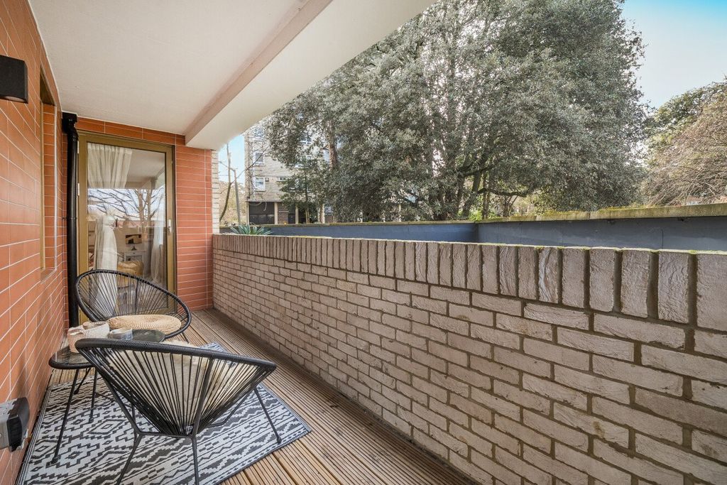 Property photo 3 of 8 Picture No. 06