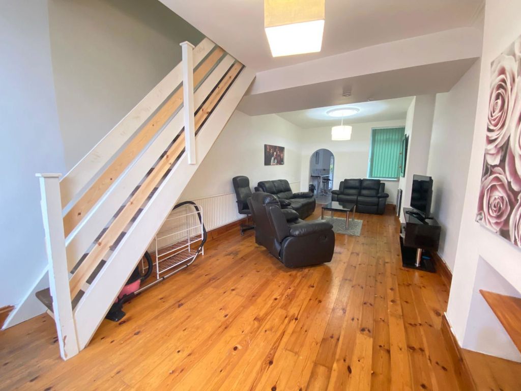 Property photo 3 of 16