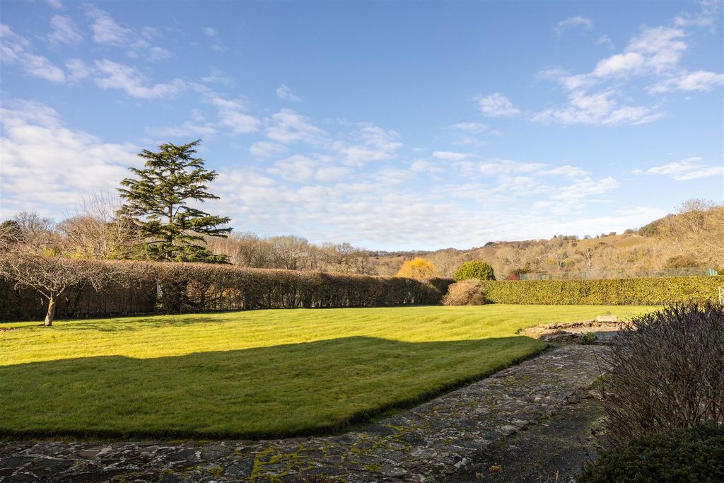 Additional image 26 of 7 bed detached house for saleManor Road, Reigate RH2