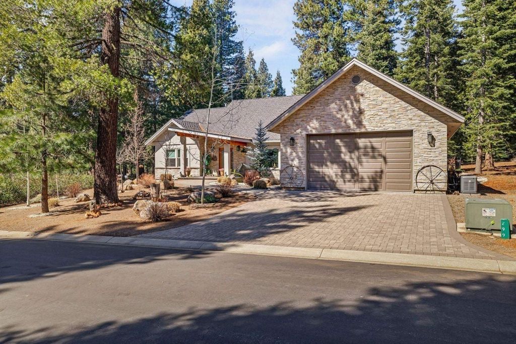 Property photo 1 of 30