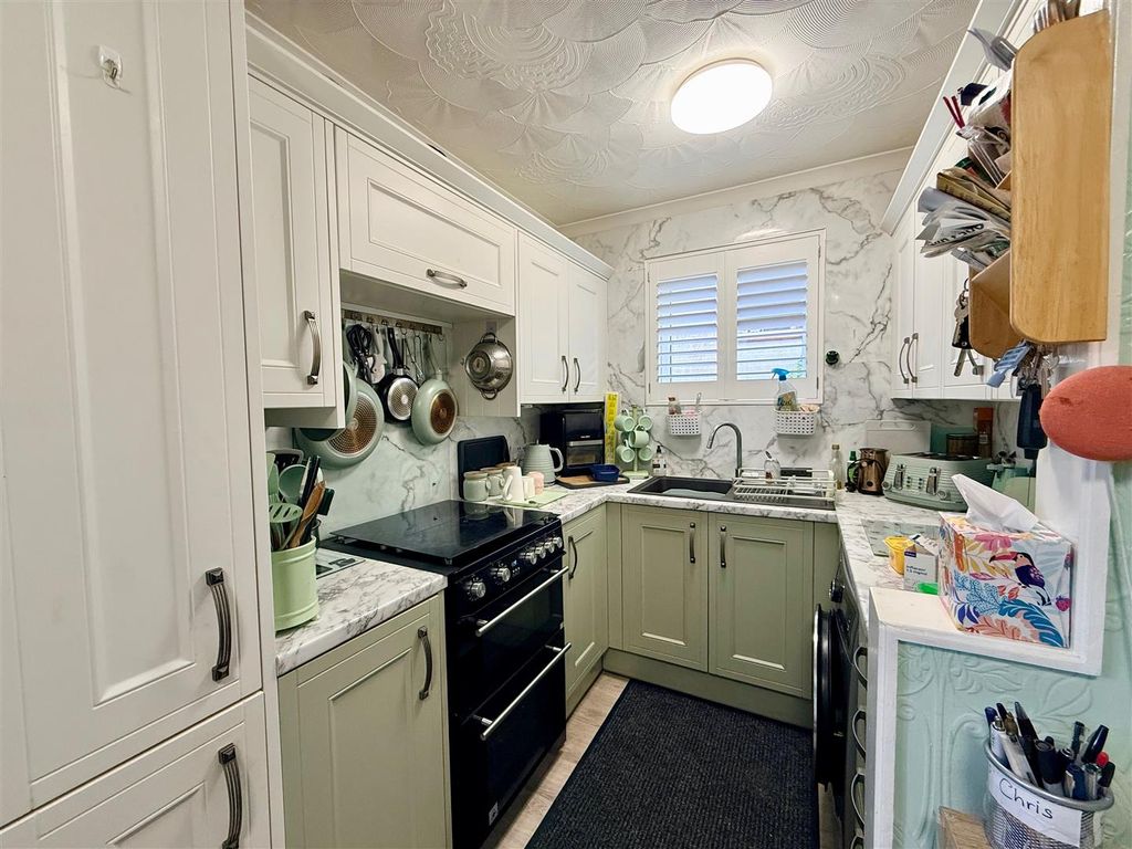 Property photo 3 of 9 Kitchen/Diner