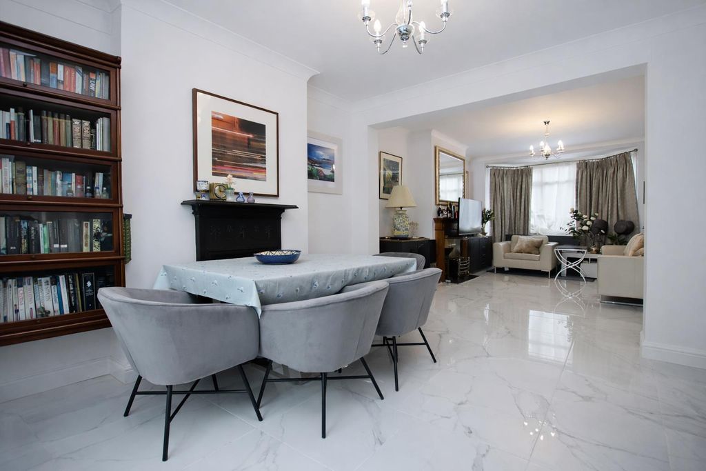 Property photo 1 of 15 85Aed114-93c7-4Aa5-A238-18B04228Ed4F.Png