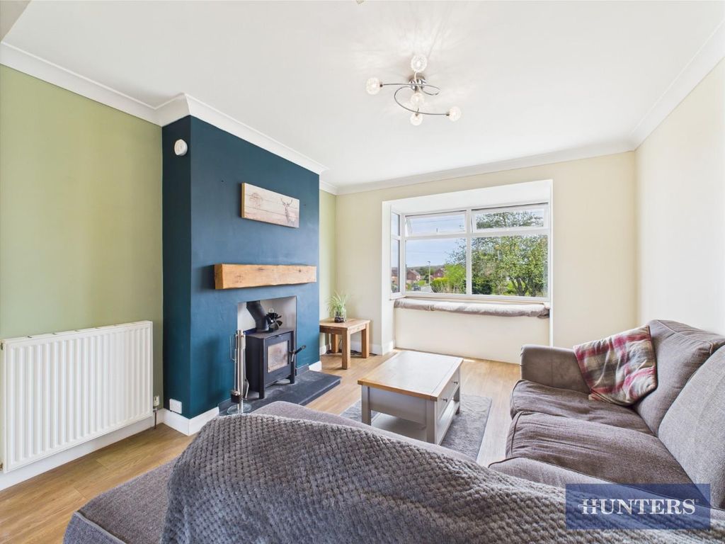 Property photo 3 of 19 Living Room