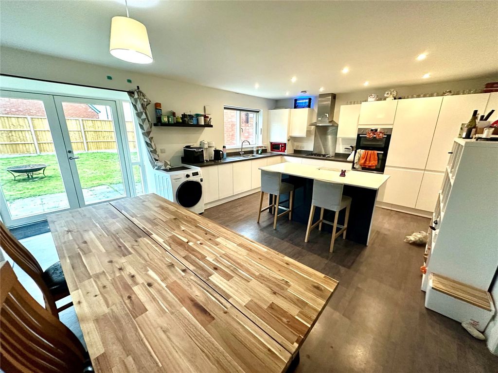 Property photo 3 of 10 Picture No. 06