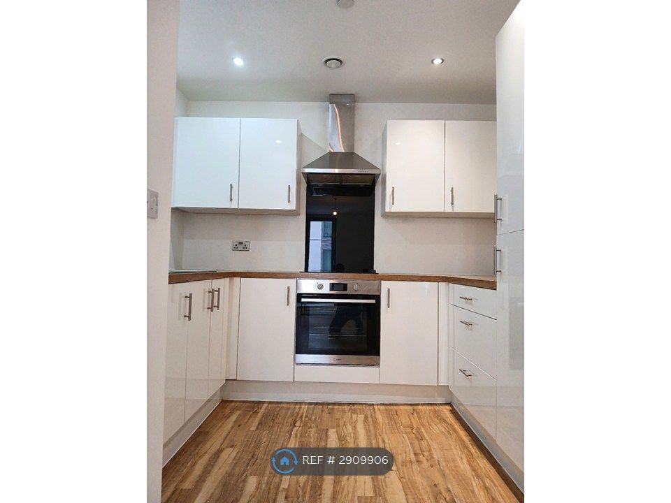 Property photo 3 of 15 Kitchen