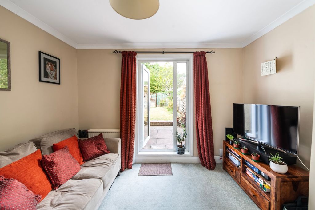 Property photo 2 of 11