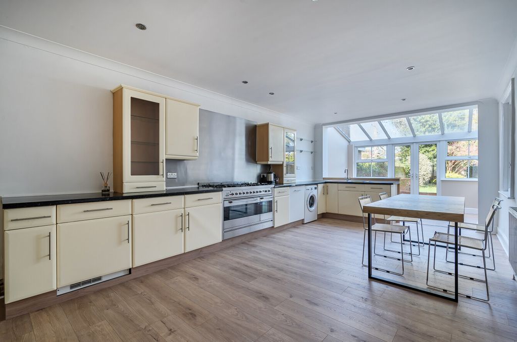 Property photo 2 of 12 1419175-12-699F07...