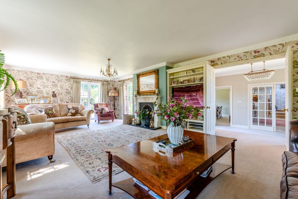 Property photo 3 of 23 Drawing Room