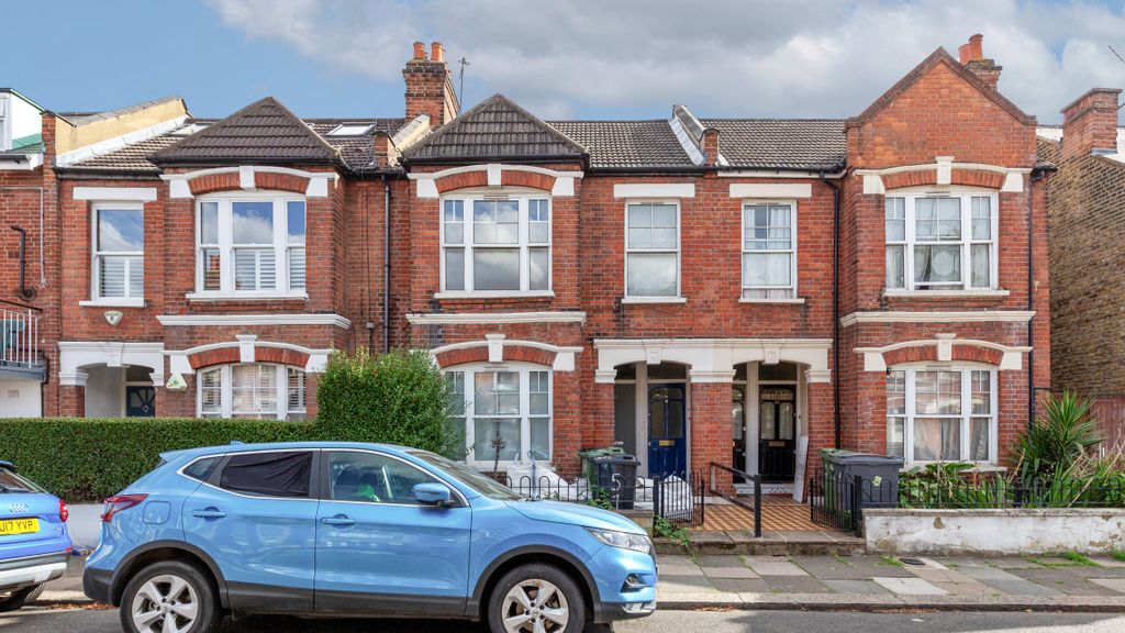 Property photo 1 of 14 Flat A, 51 Midmoor Road, Balham, London, Sw12 0Es