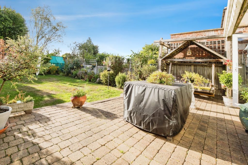 Property photo 2 of 17 Photo