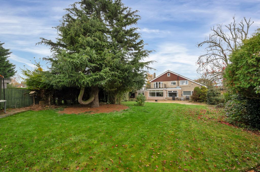 Property photo 2 of 26