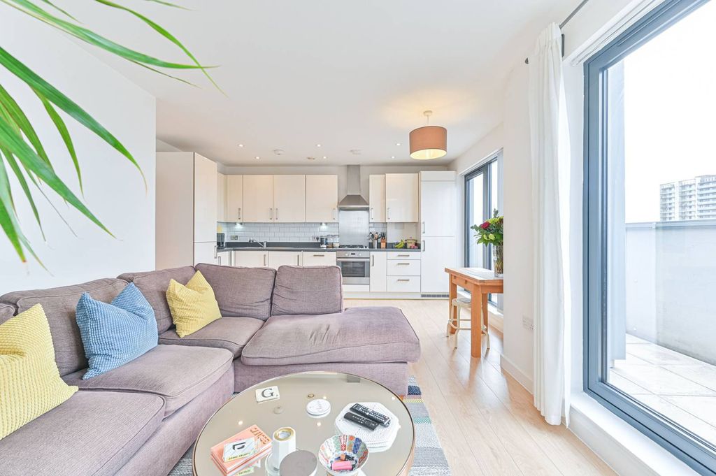 Property photo 3 of 13