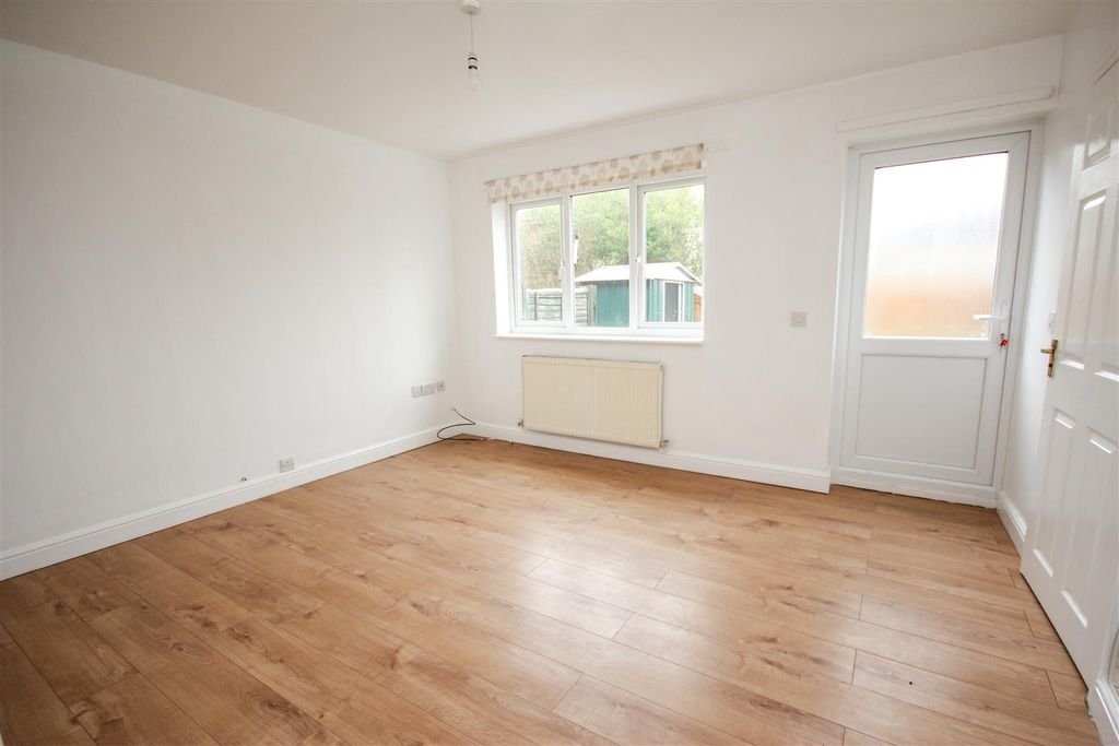 Property photo 3 of 10 Lounge 1.Jpg