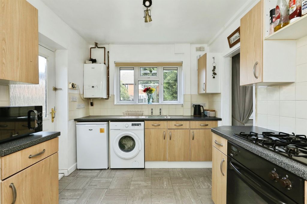 Property photo 2 of 13