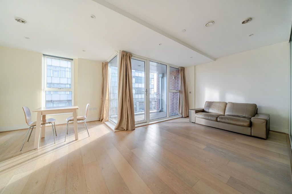 Property photo 2 of 17 Picture No. 07