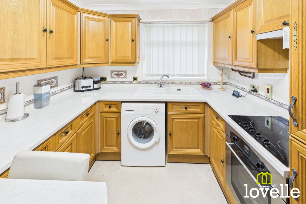 Property photo 2 of 20