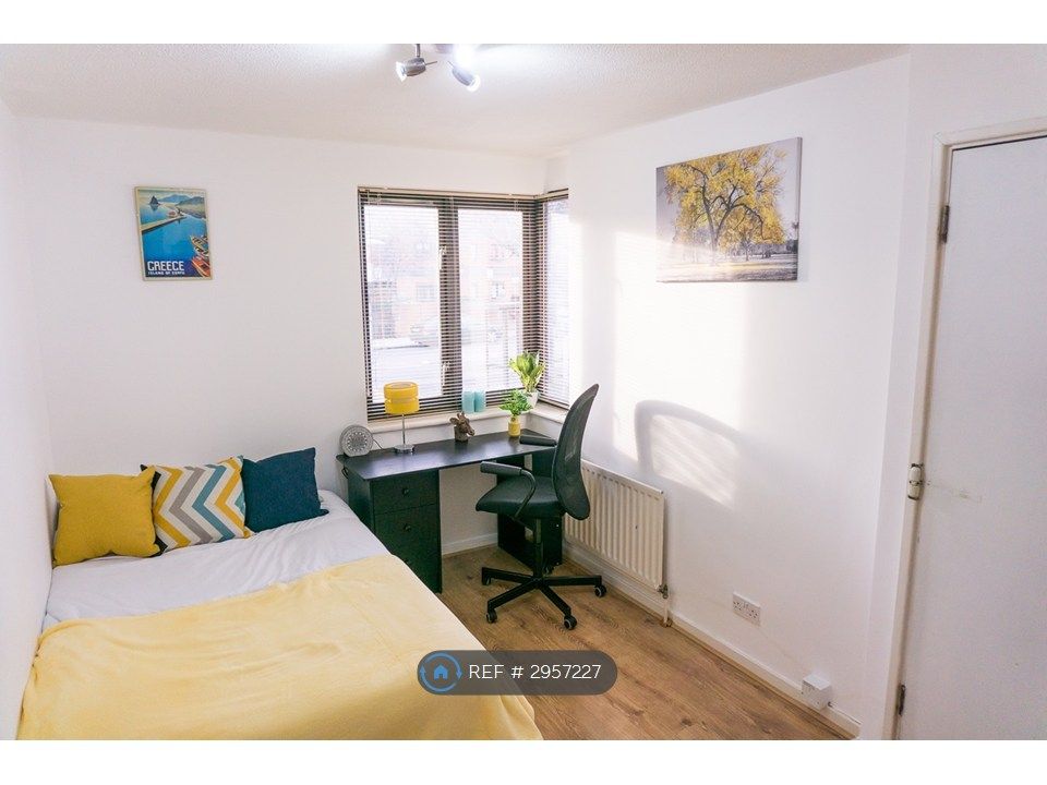 Property photo 2 of 22