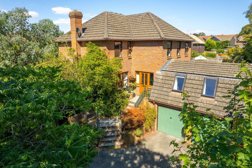 Property photo 1 of 21